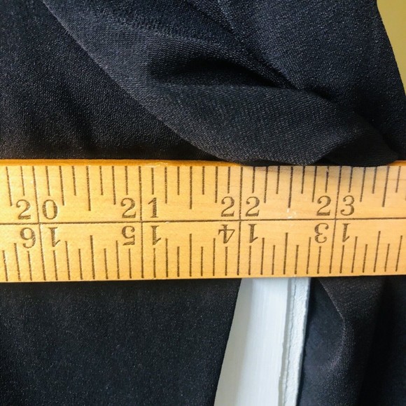 Susan Graver Women's Sz L Modern Essentials Knit Hi Low Tunic Black Ring Collar - Picture 8 of 8